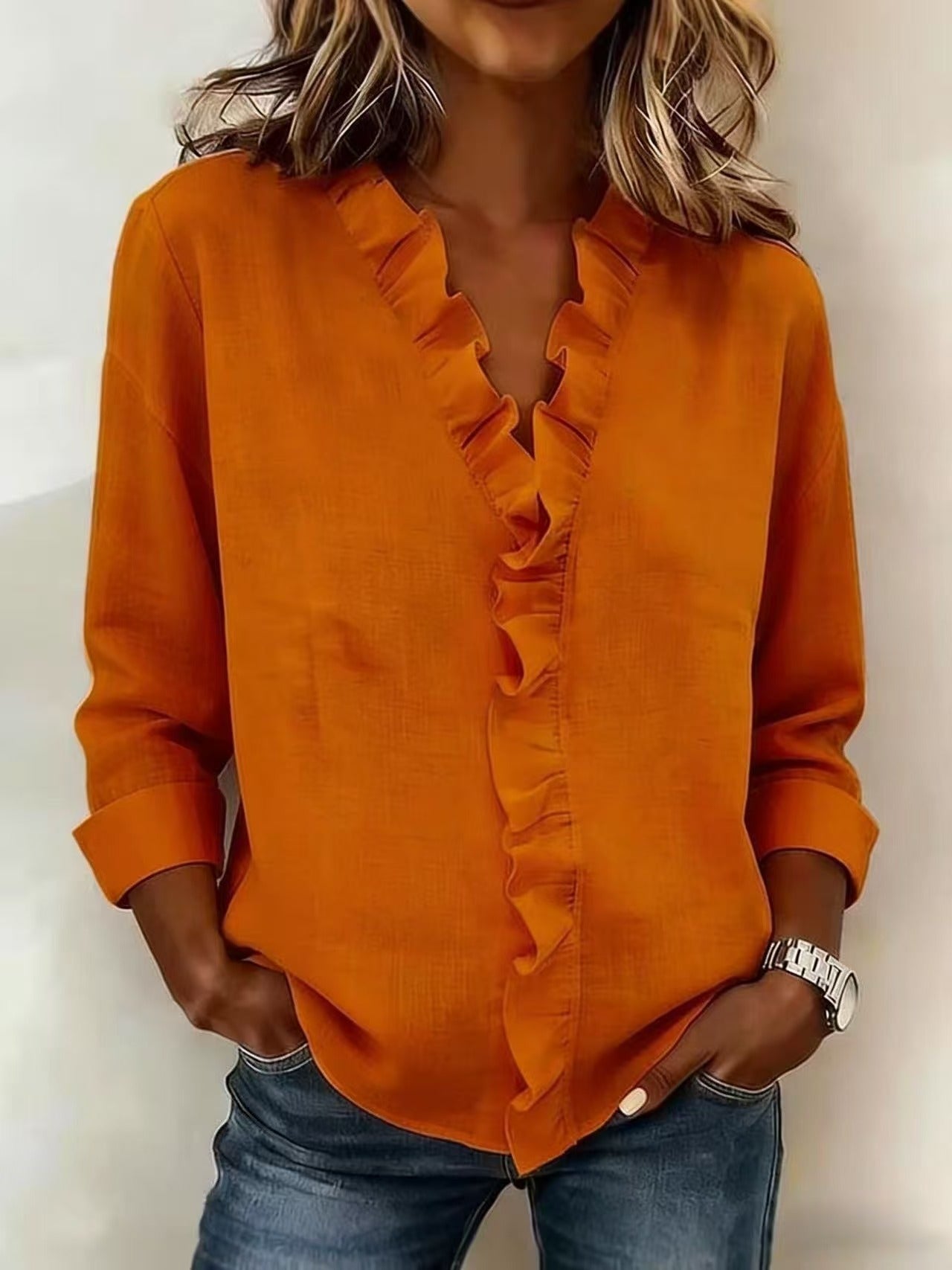 Chiara™ | Blusa con scollo a V e delicate ruches