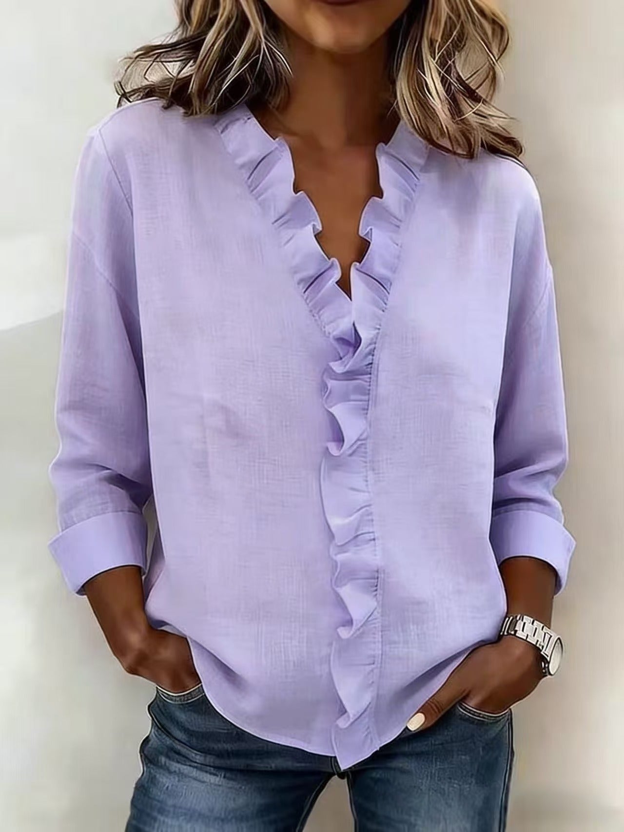 Chiara™ | Blusa con scollo a V e delicate ruches
